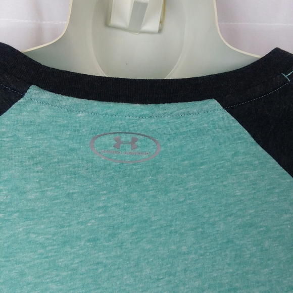 5 For $20.00 Under Armor Raglan Top, Small, Green & Gray - Picture 4 of 5